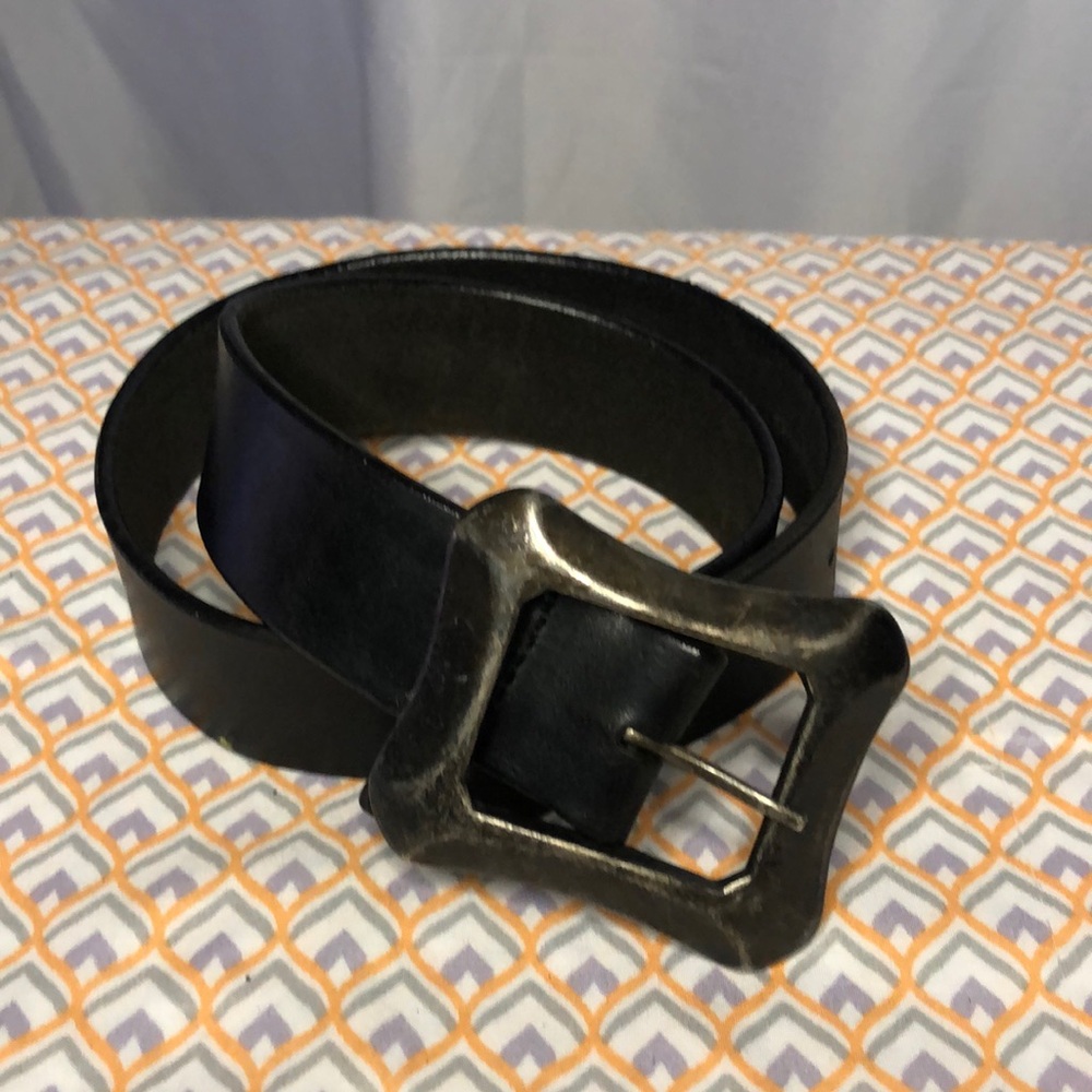 AMIEE LYNN black genuine leather women’s belt. Size Small. Gun metal buckle.